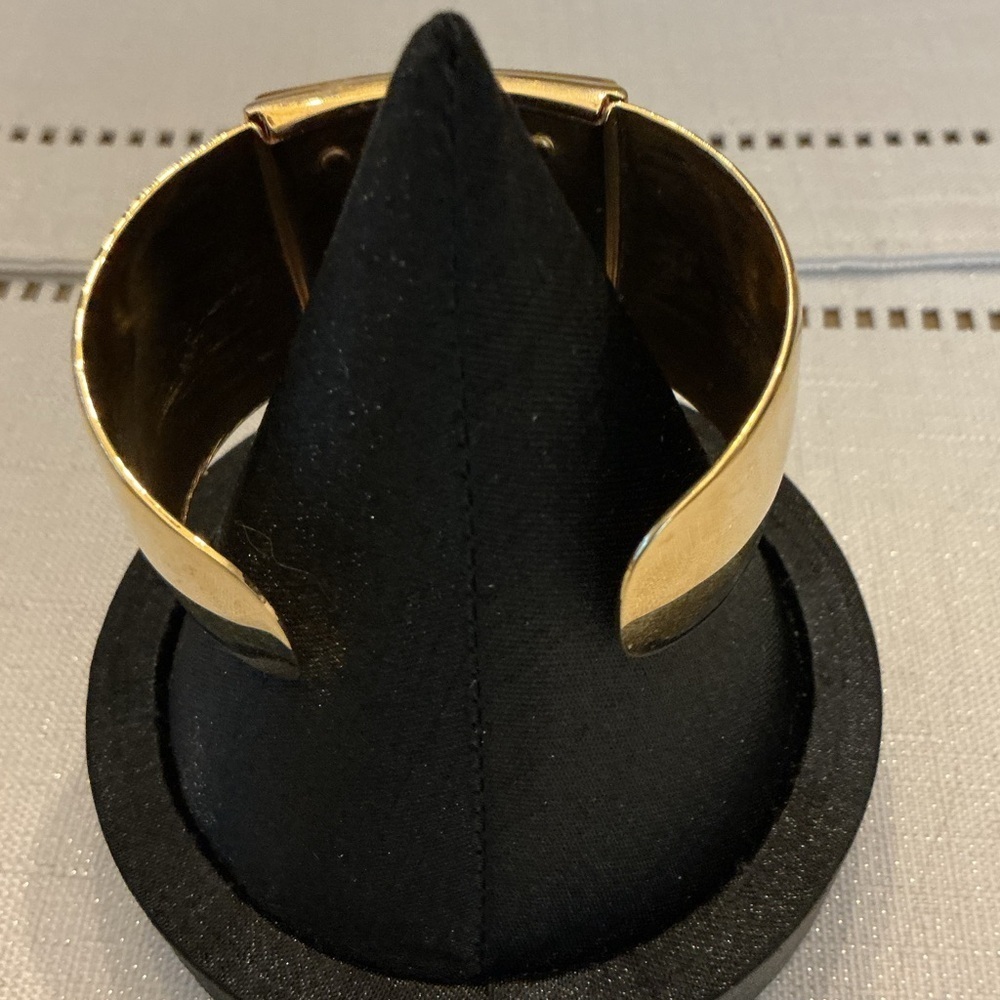 Avon Vintage Gold Tone Cream Lucite Cuff Bracelet - Picture 3 of 5